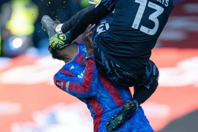 kaiyun-马特塔遭“杀人踢”，水晶宫主帅：对手好意反铸大错